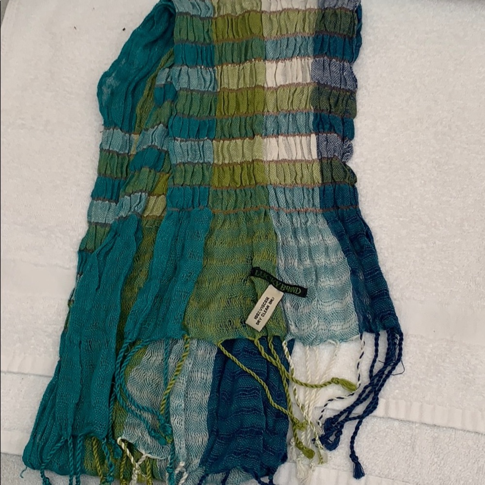 Scarf.